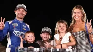 In a remarkable exhibition of resolve and adaptability, Kyle Larson achieved a motorsports milestone