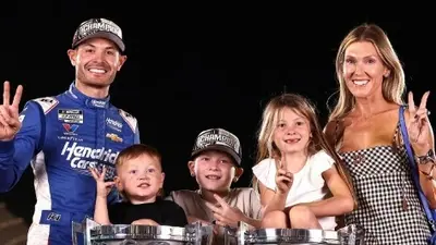 In a remarkable exhibition of resolve and adaptability, Kyle Larson achieved a motorsports milestone