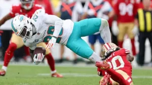 What happened to De'Von Achane? Who is his backup? Latest update on Dolphins RB's injury