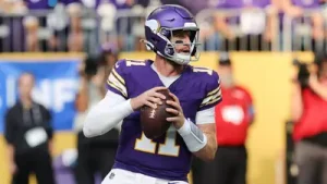 With Murray unable to continue, head coach Kevin O'Connell turned to veteran backup Carson Wentz