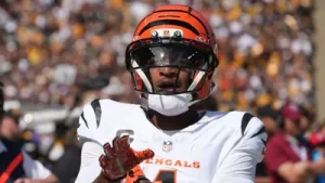 What happened to Bengals WR? Will he return today vs Jaguars? Latest update — Ja'Marr Chase injured