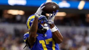 Davante Adams appeared to suffer a non-contact injury during the Los Angeles Rams’ late