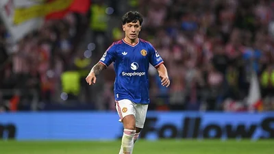 Manchester United’s Lisandro Martinez has apologised for publicly criticising the club’s